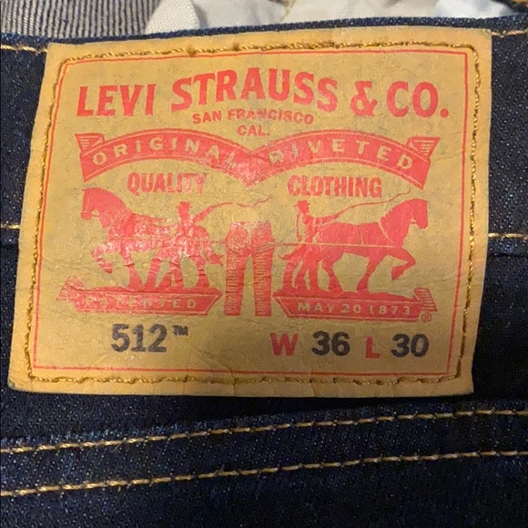 Levi’s Dark Wash Straight leg jeans - Picture 4 of 4